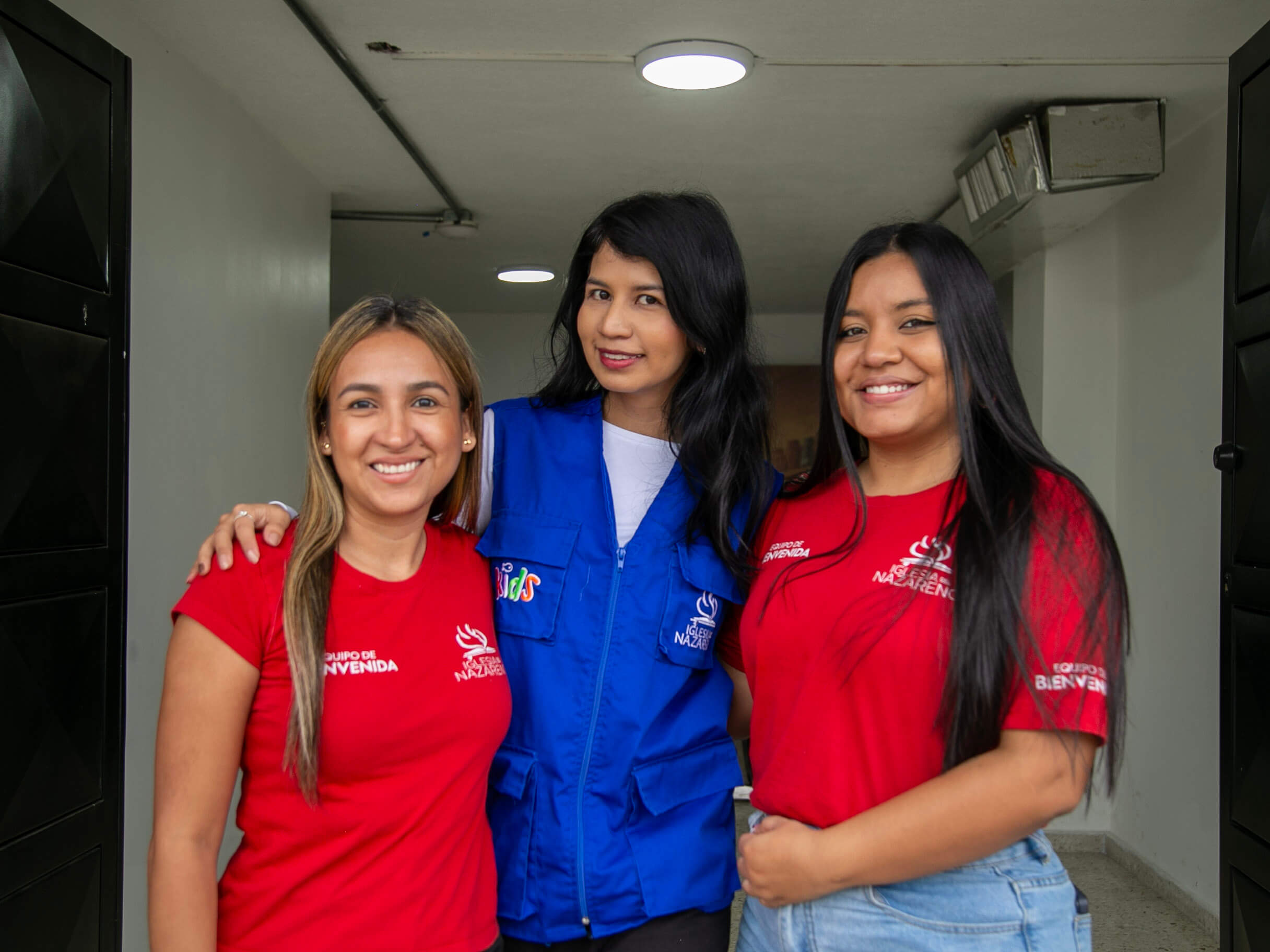Equipo de bienvenida de Iglesia del Nazareno Cali